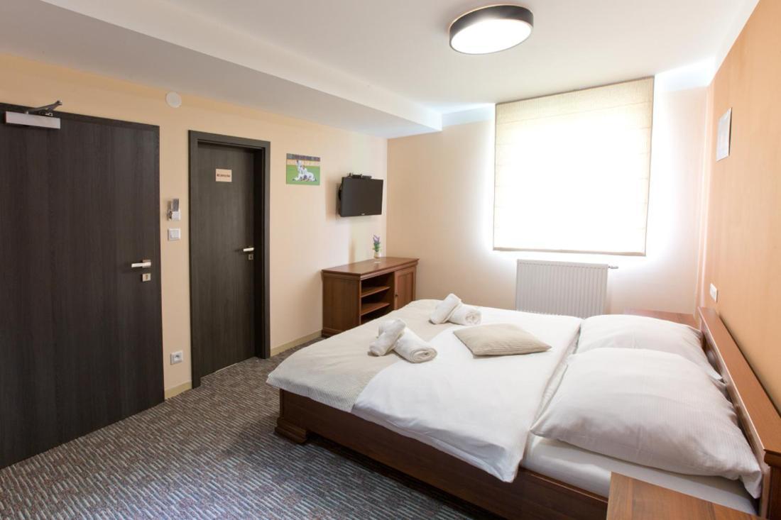 Restauracia Gol Otel Oravske Vesele Dış mekan fotoğraf